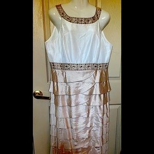 Beautiful formal long gown plus size 16